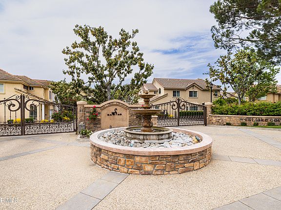 2nd image of 3224 Bayshore Dr