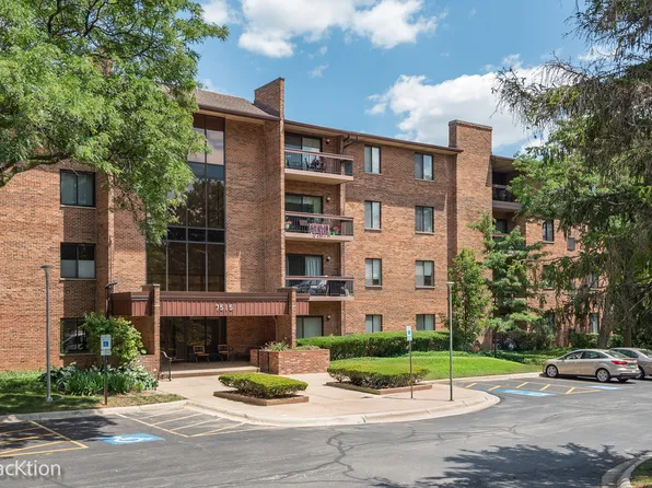 7515 Nantucket Dr APT 202, Darien, IL 60561