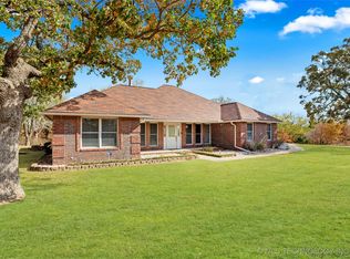 15749 Crystal Bay Dr, Skiatook, OK 74070