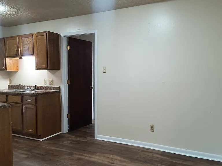 3720 Miramar Dr — Photo 5