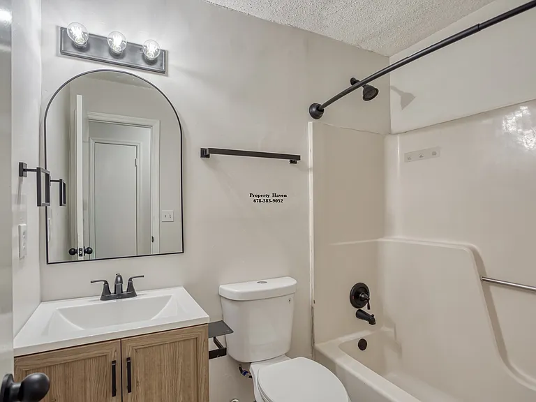 4031 Hawthorne Cir SE #2 — Photo 5