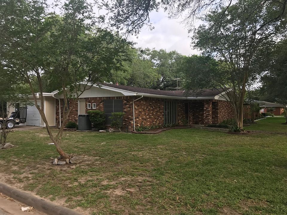 1st image of 901 Aster St