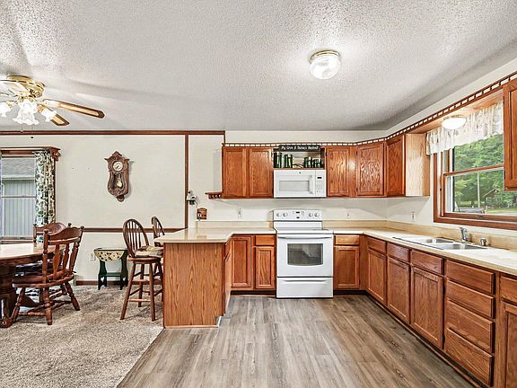 3rd image of 2675 W Lily Lake Rd