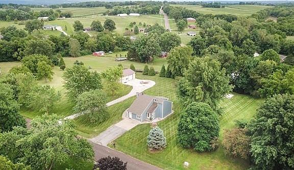 3rd image of 3 Hillcrest Dr