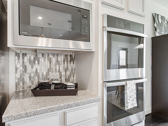 Stylish kitchen backsplash