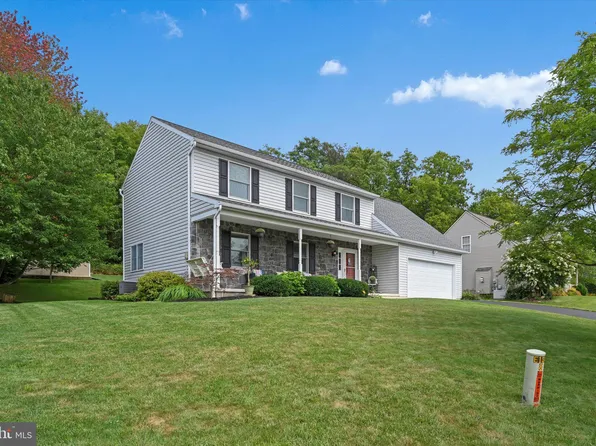 2045 Cloverton Dr, Columbia, PA 17512