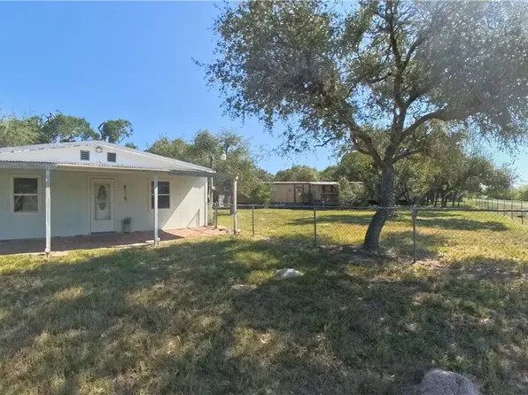 219 Lakeview Dr, Rockport, TX 78382