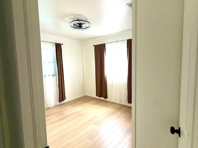 4221 Rose Ln NE — Photo 13