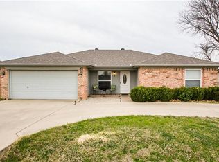 238 Half Moon Way, Runaway Bay, TX 76426