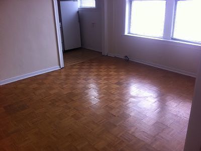 2nd image of 739 W Belmont Ave APT 218