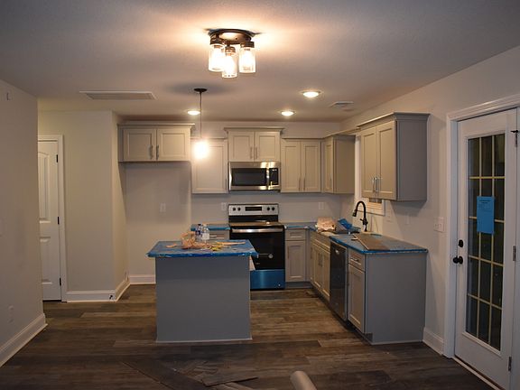 4th image of 104 Chestnut Hl Lot 104