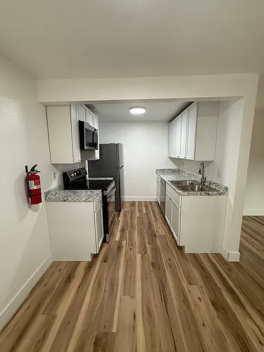 1613 Maple Ln #D3 Photo 1