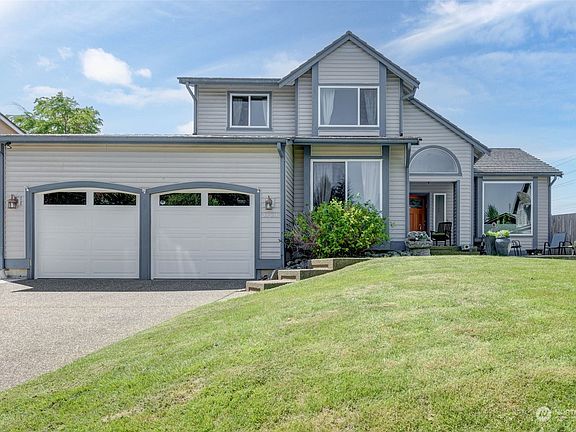 5th image of 1720 90th Drive NE