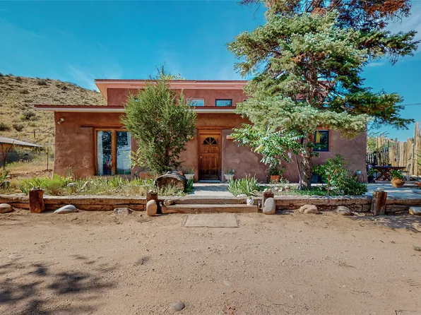 330 State Highway 76, Santa Cruz, NM 87567