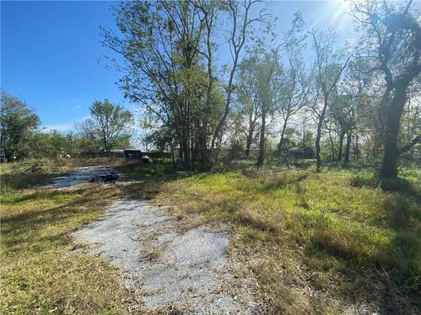 N Frazier St, Dequincy, LA 70633