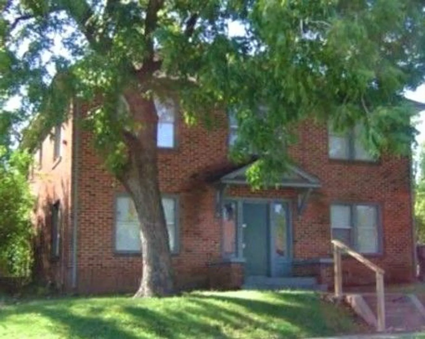 540 SW 24 — Photo 1