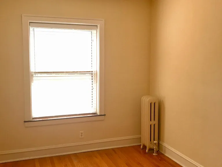 4502 N Hermitage Ave — Photo 2