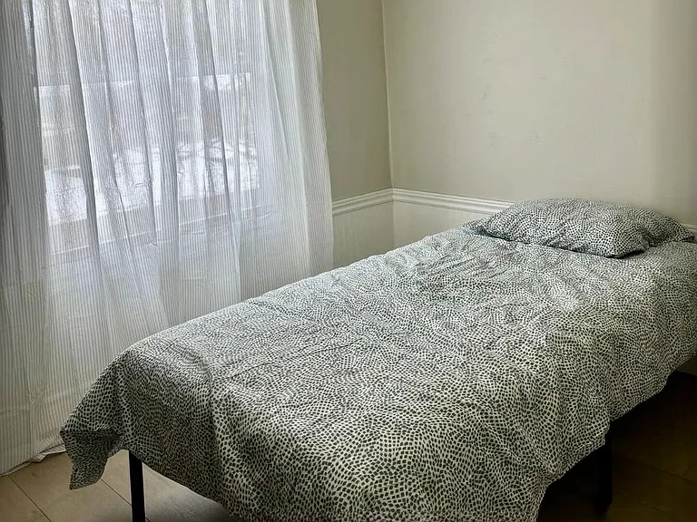 252 William Roe Blvd N #3 — Photo 11