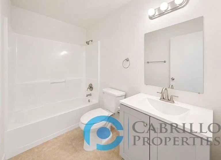925 Martin Dr #2 — Photo 11