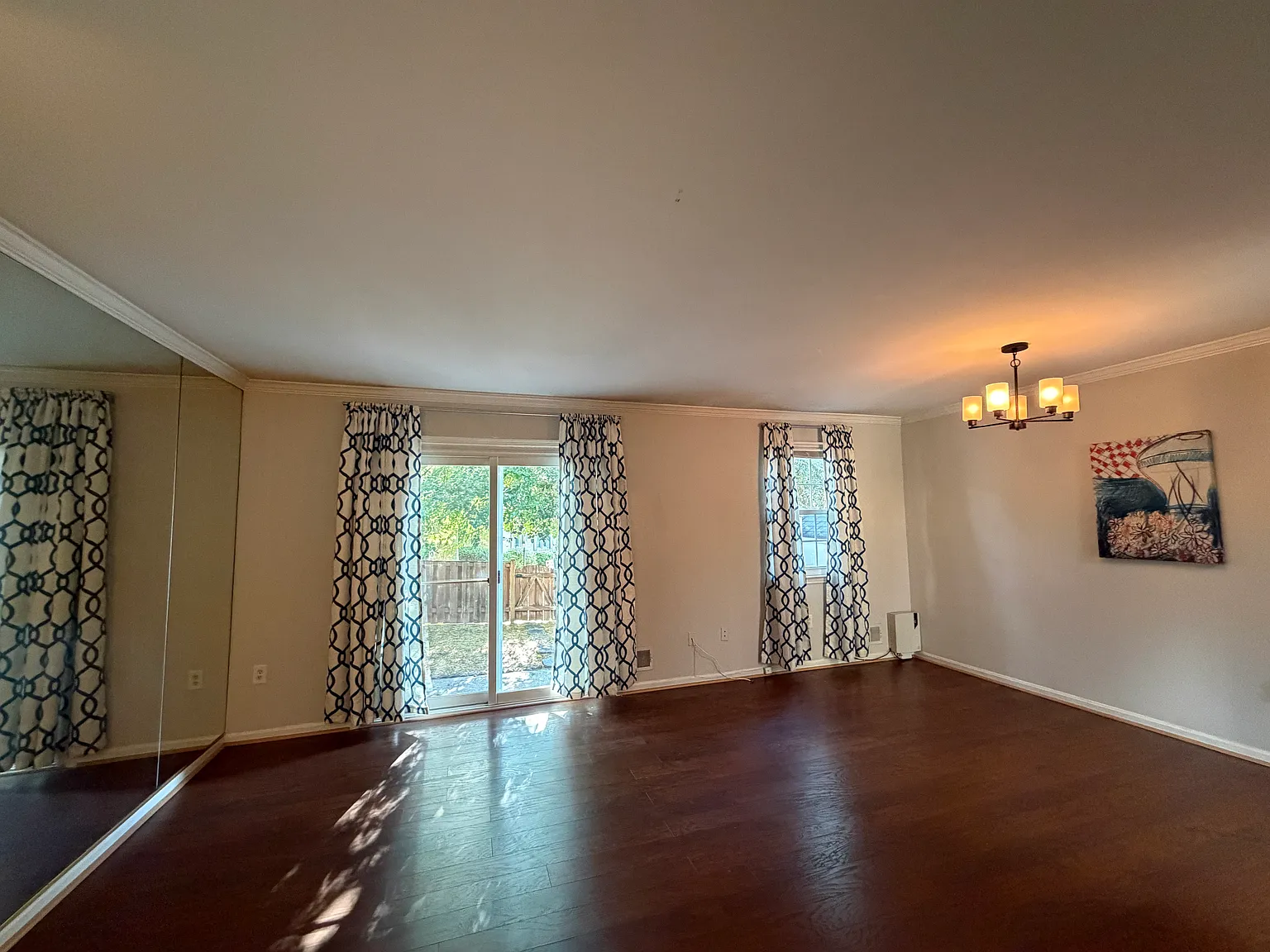 3 bed, 2.5 bath, 1670 sqft, $2,700 — Photo 4