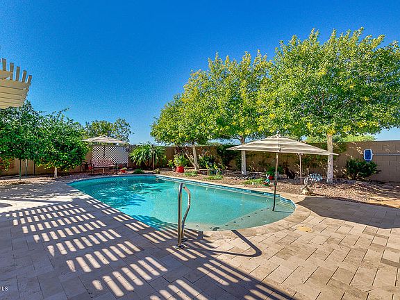 3rd image of 30540 N Rebecca Ln