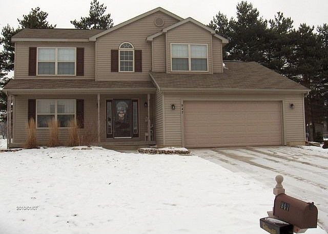 1st image of 947 Deerwood Ln