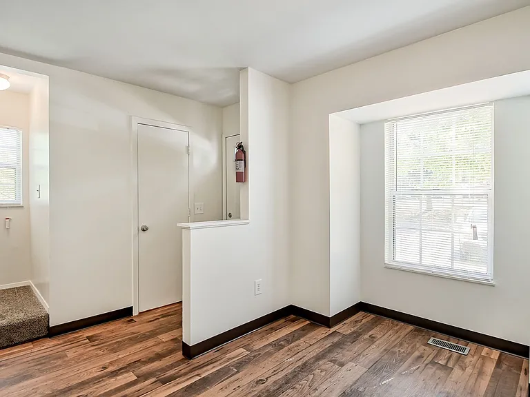 Forest Hills Townhomes — Photo 14