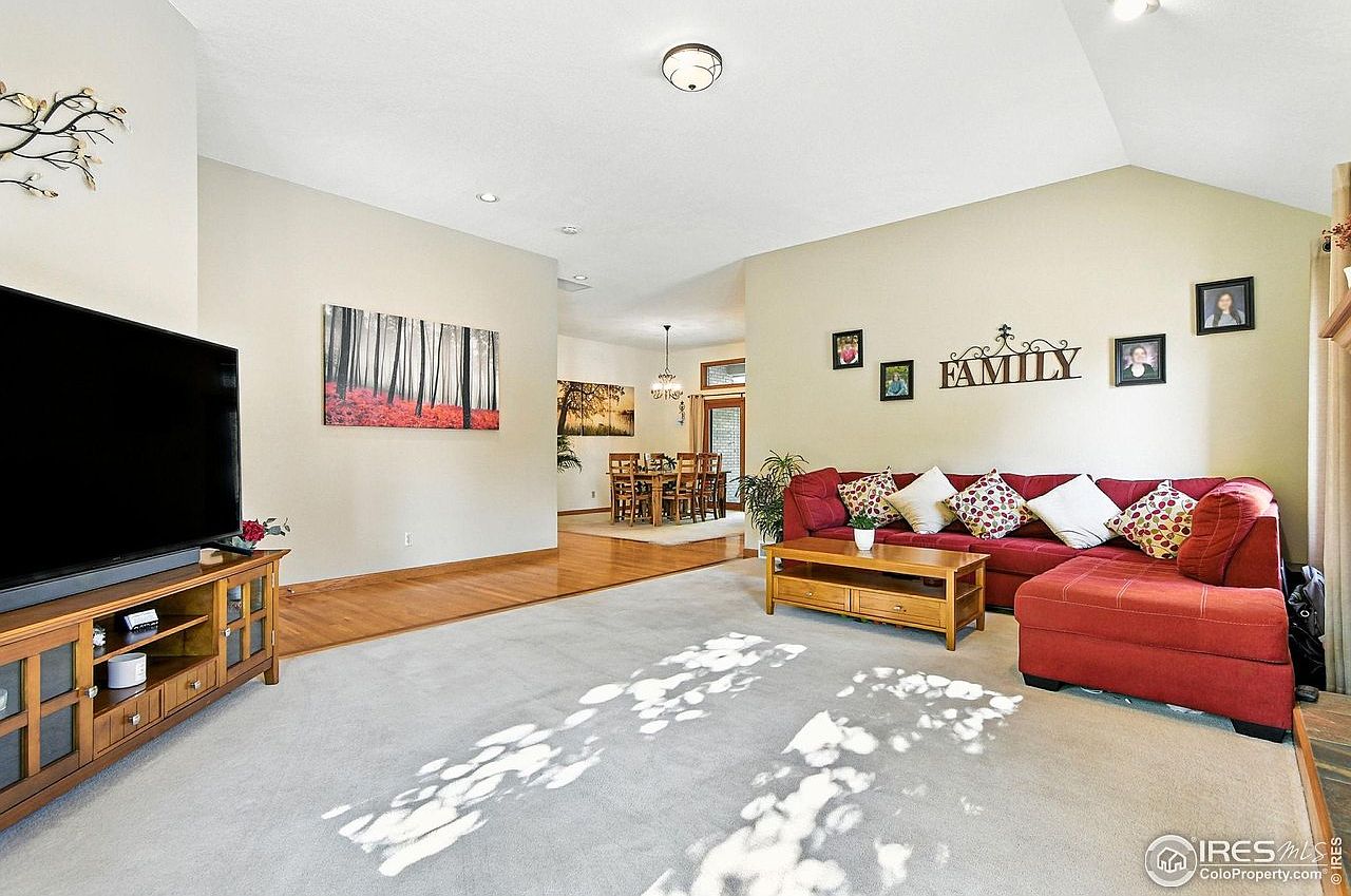 2020 Diamond Dr - Photo 5