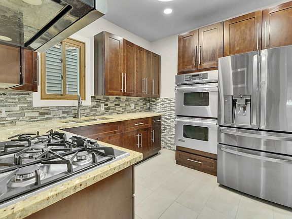 3rd image of 7527 S Chappel Ave