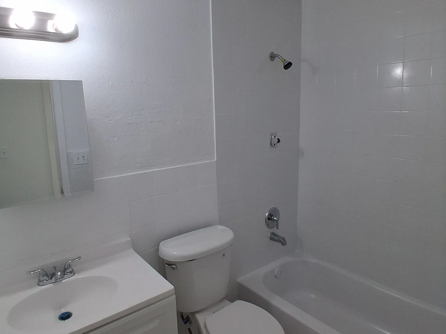 401 SW 13th Pl — Photo 2