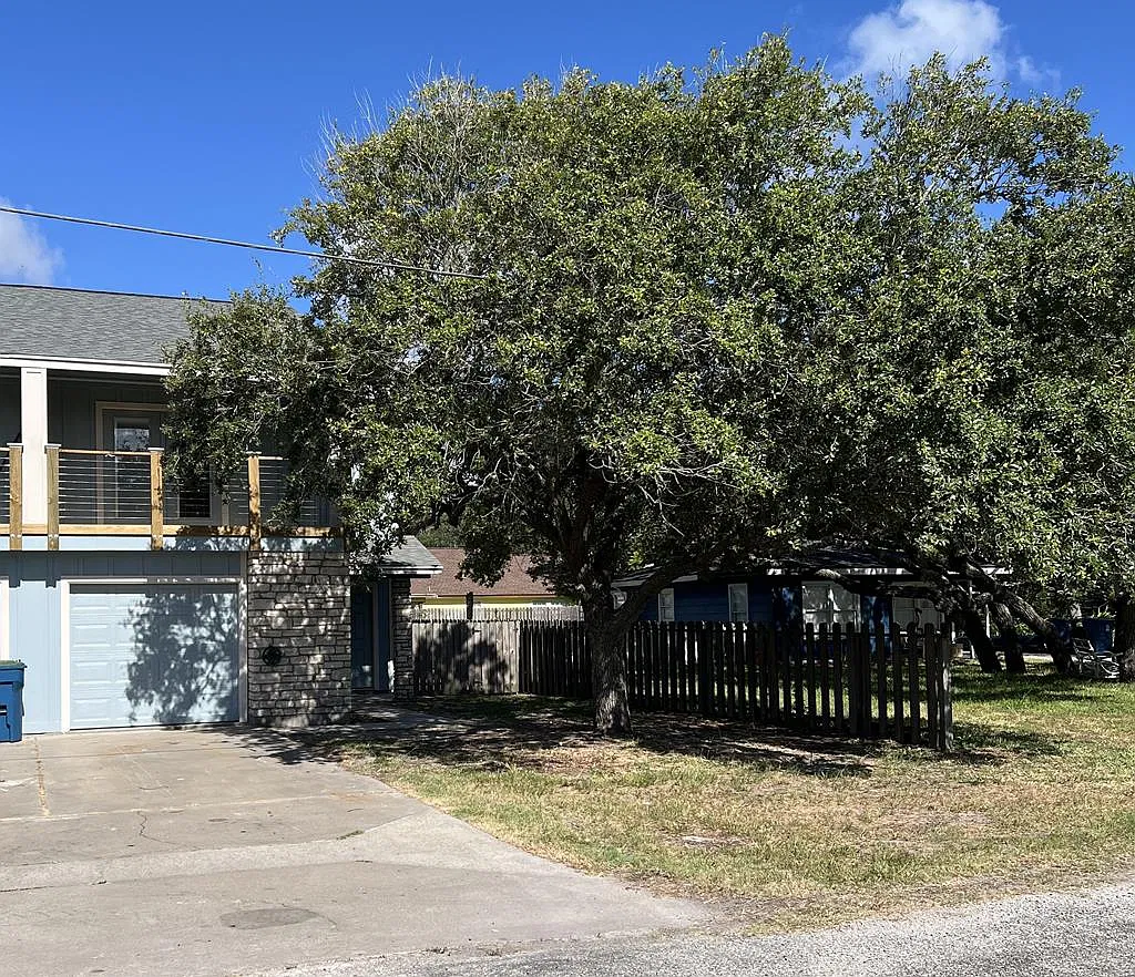2 bed, 1.5 bath, 1140 sqft, $1,725 — Photo 1