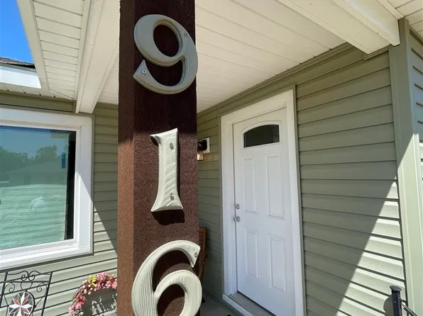 916 Riviera Dr, Ponca City, OK 74601