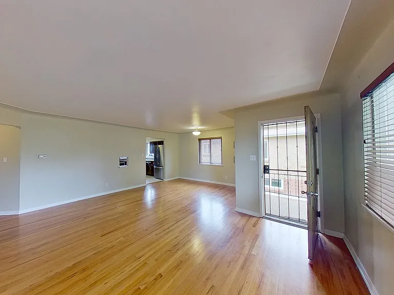2230 Marshall St — Photo 9