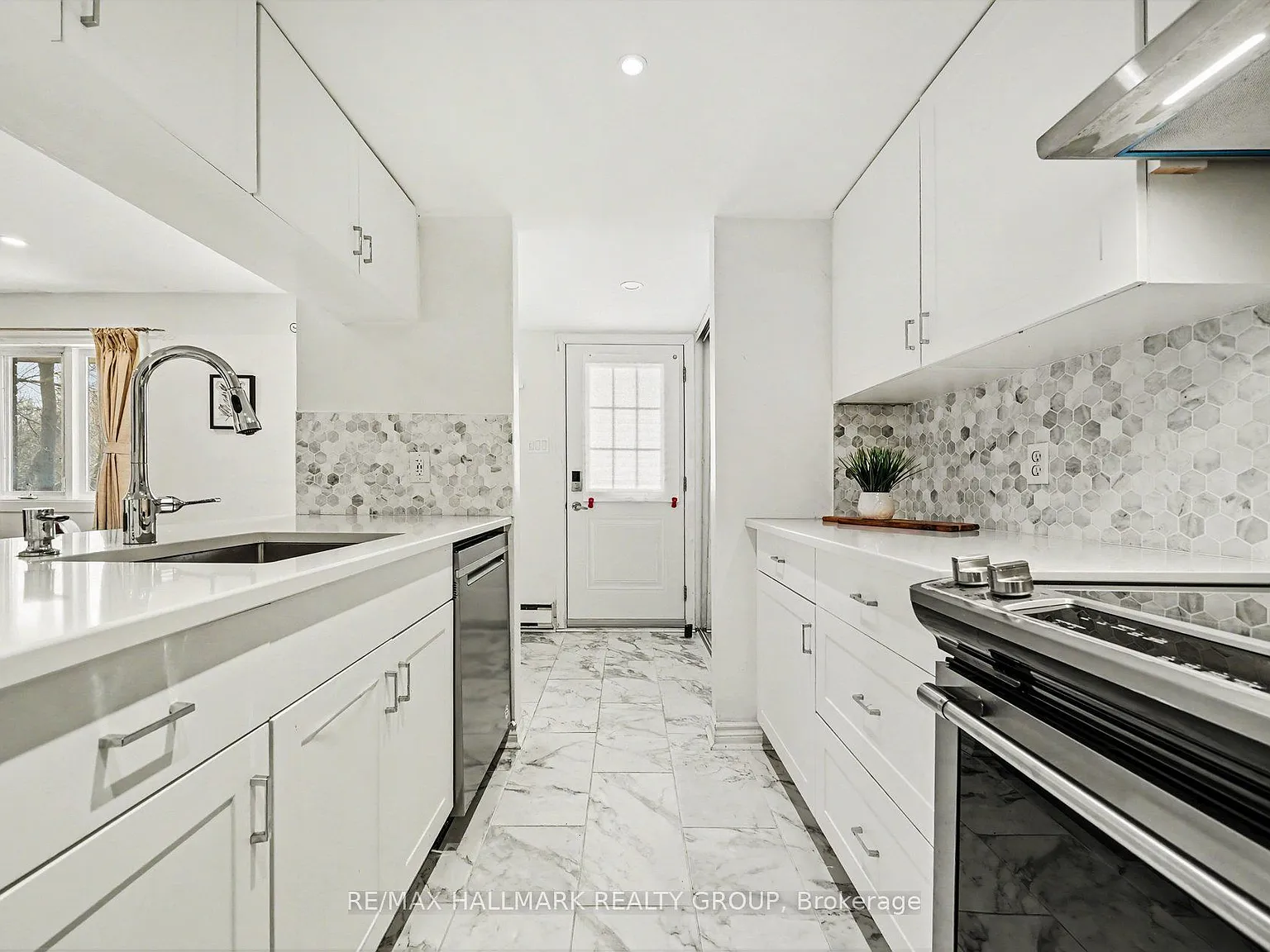 2 bed, $2,200 — Photo 4
