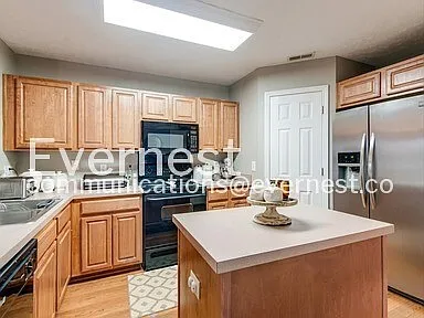 157 Shadow Glen Dr — Photo 5