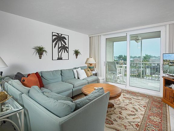 3rd image of 893 Collier Ct APT 503