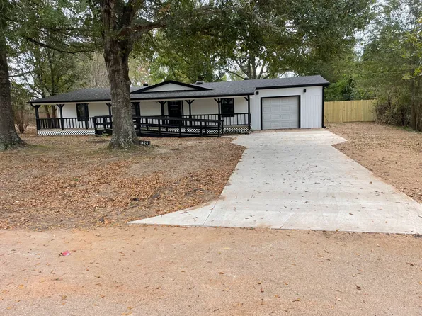 14241 Selkirk St, Flint, TX 75762