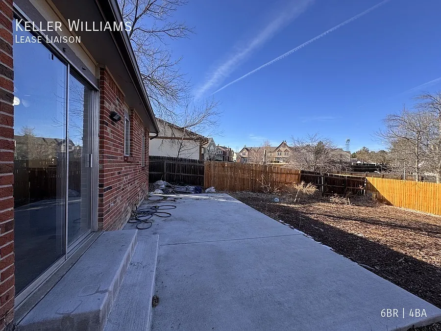 Awesome House — Photo 1