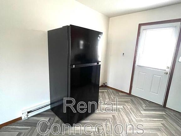 3rd image of 400 E College St #E2