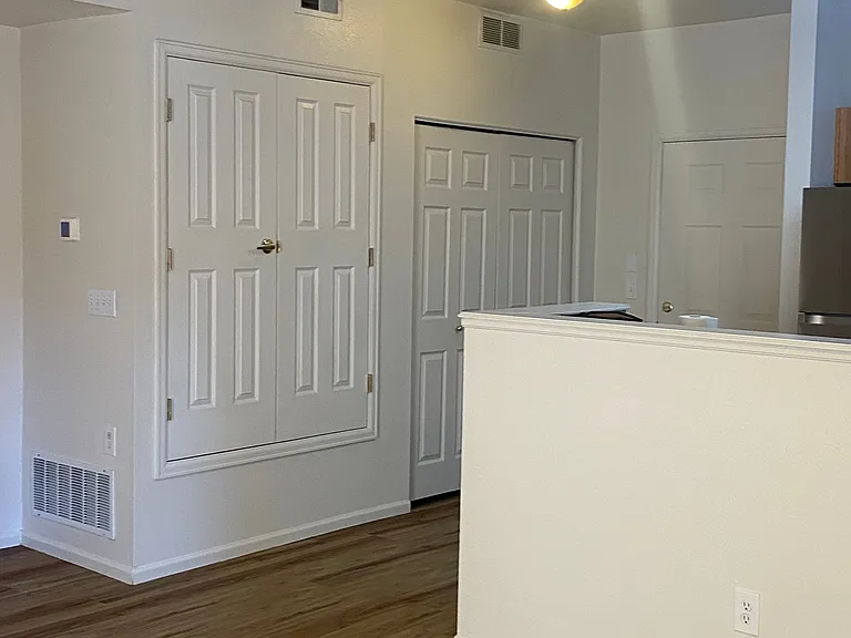 2541 S Bahama Cir #B — Photo 5