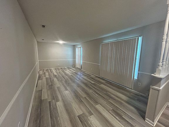 3rd image of 2203 Lasabre Ln SE