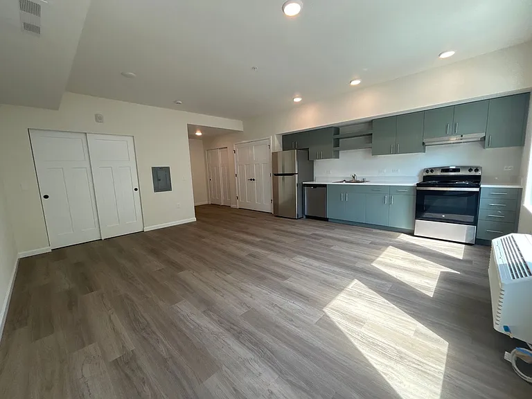 401 UNION — Photo 25