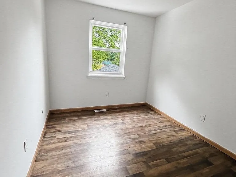 465 Barrister Pl — Photo 6
