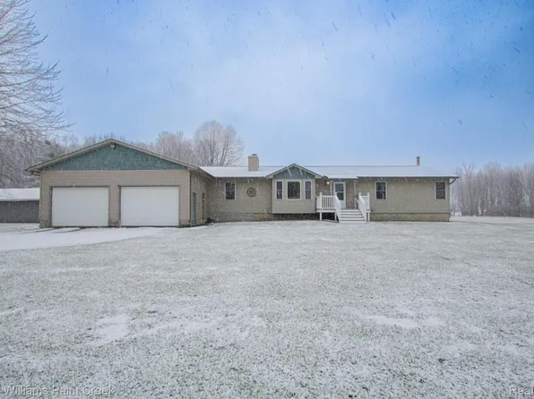 6465 Kelly Rd, Yale, MI 48097