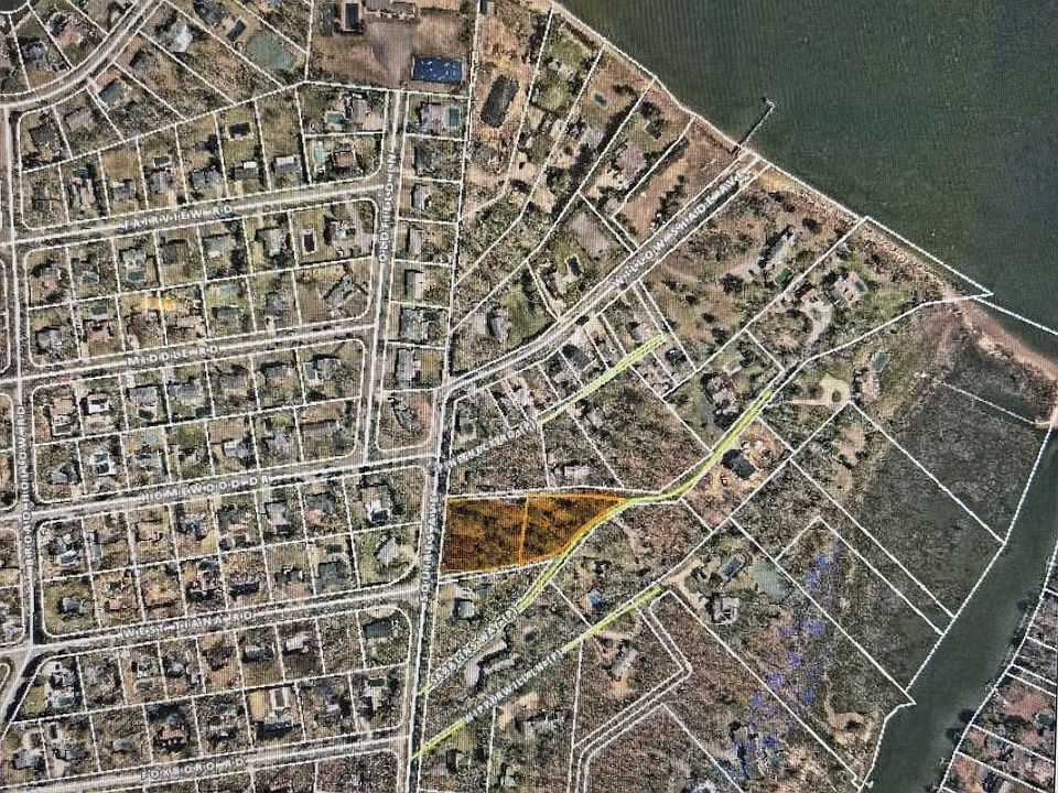 1st image of 9 Squires Ave