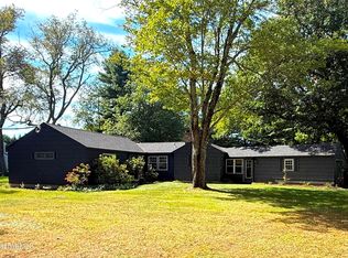 9 Park Ln, Sheffield, MA 01257