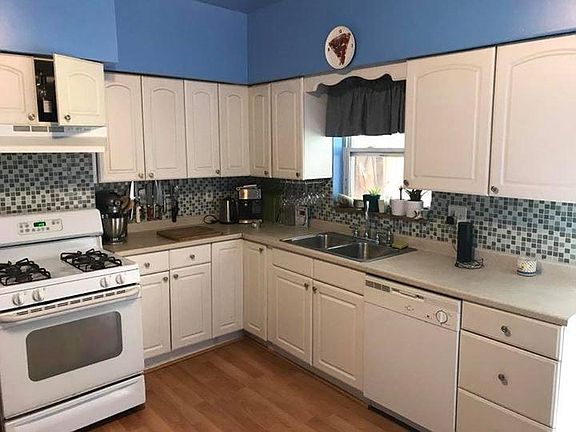 huge kitchen!