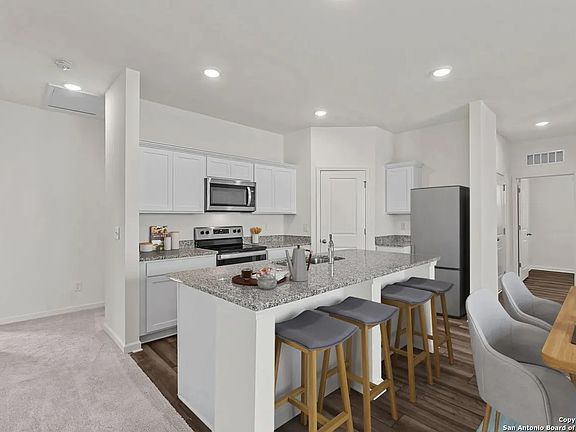 2nd image of 10130 Pine River Drive