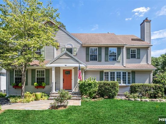 10 Beechwood Rd, Ho Ho Kus, NJ 07423