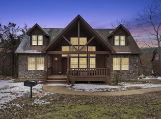 32 Oxbow Ct #107, Reeds Spring, MO 65737